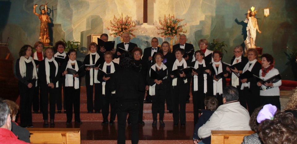 Los coros de La Herradura cantaron a la Navidad más solidaria