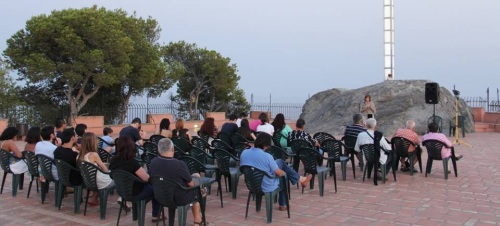 El colectivo ARTEX celebró un recital poético en el Peñón del Santo