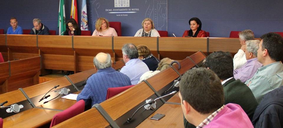 La europarlamentaria Clara Aguilera trasladará al Parlamento Europeo las preocupaciones de los agricultores de Motril y su comarca