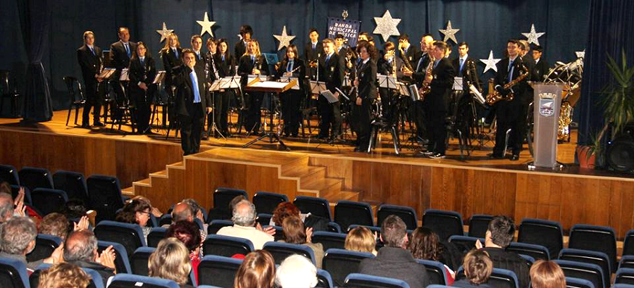 La Banda de Música de Almuñécar felicitó el Año Nuevo con su tradicional concierto en La Herradura.png