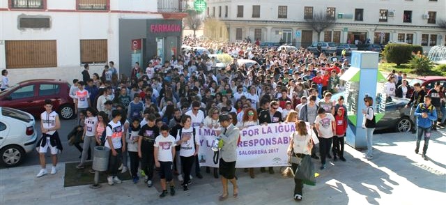 Más de un millar de personas participan en la I marcha por la Igualdad
