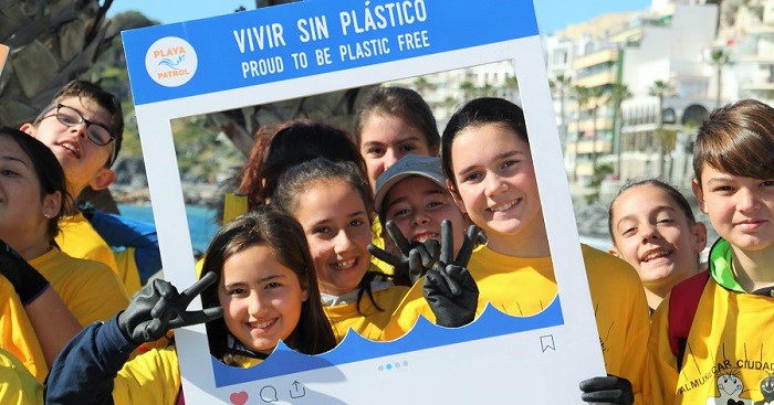 Asociación Playa Patrol, por un mar libre de plástico.jpg