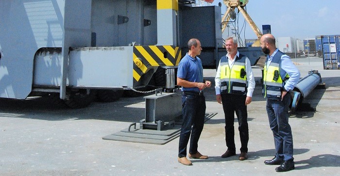 TMG adquiere una nueva grúa que incrementará el tráfico de mercancías por el Puerto de Motril.jpg
