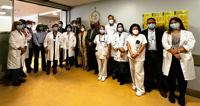 El Hospital de Motril instala la ‘Campana de los Sueños’ para celebrar los avances de los pacientes oncológicos en su tratamiento